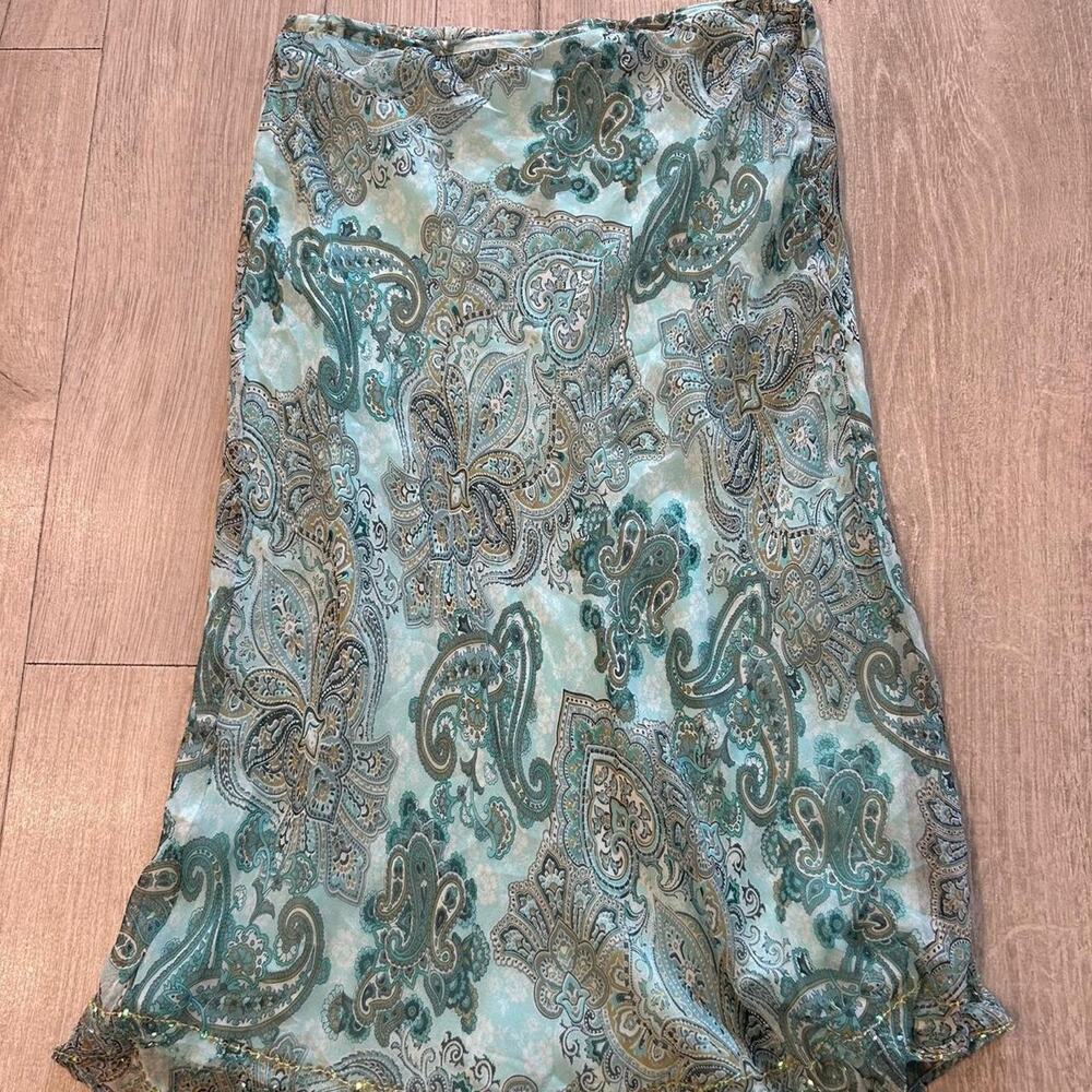 New York City Design blue paisley silk midi skirt. Size medium